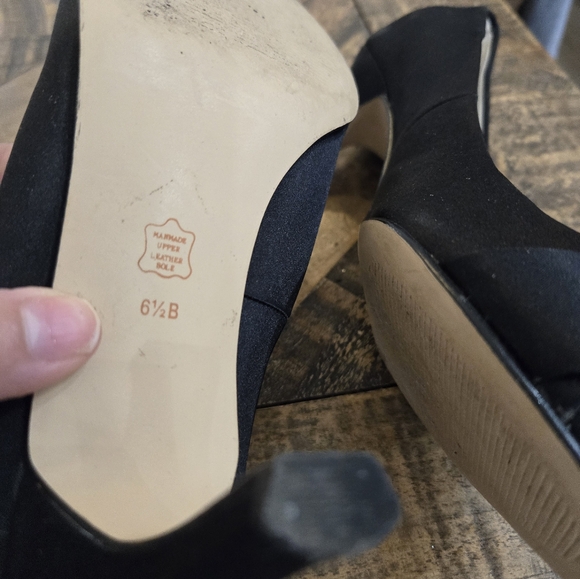 Shoes - Picture 2 of 5